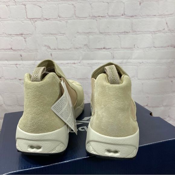 REEBOK FURY CHELSEA BOOT. beige suede leather material. Women’s running shoes 7 - Picture 4 of 15